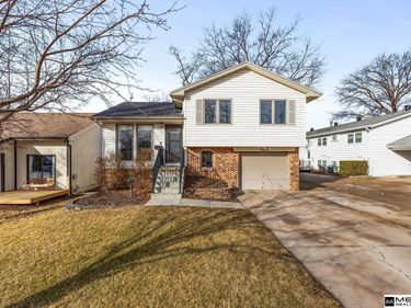 5212 S 82nd Street, Ralston, NE 68127