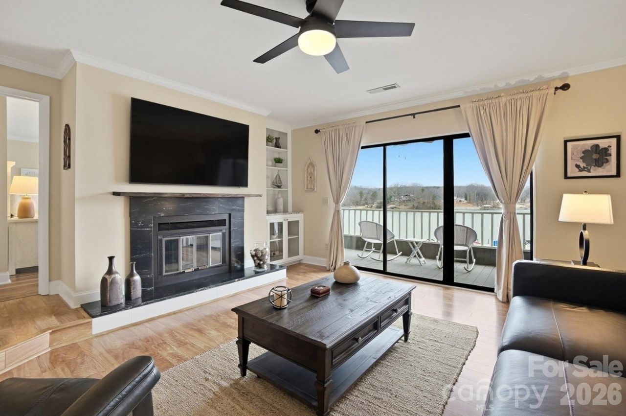 7324 Lakefront Drive, Unit 4, Charlotte, NC 28278 Main Photo