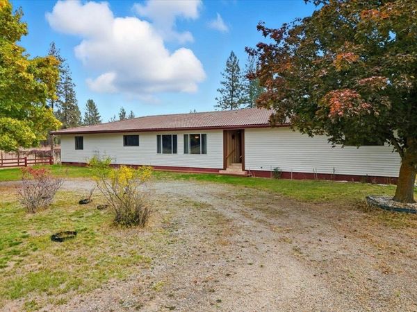 28 Enzyme Ln, Kettle Falls, WA 99141