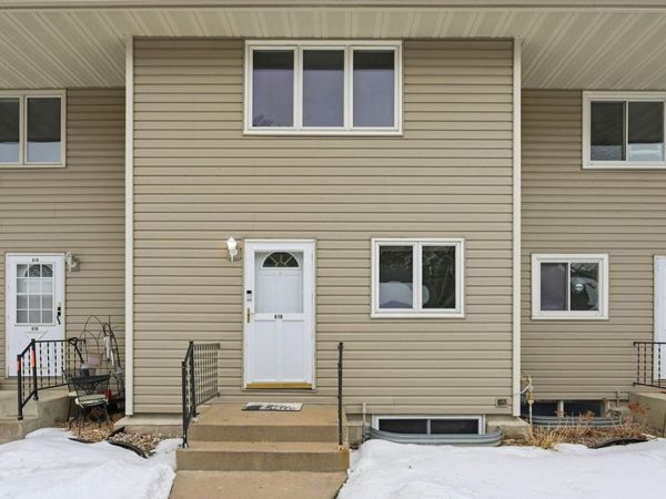 618 Oak Park Lane, Hopkins, MN 55343