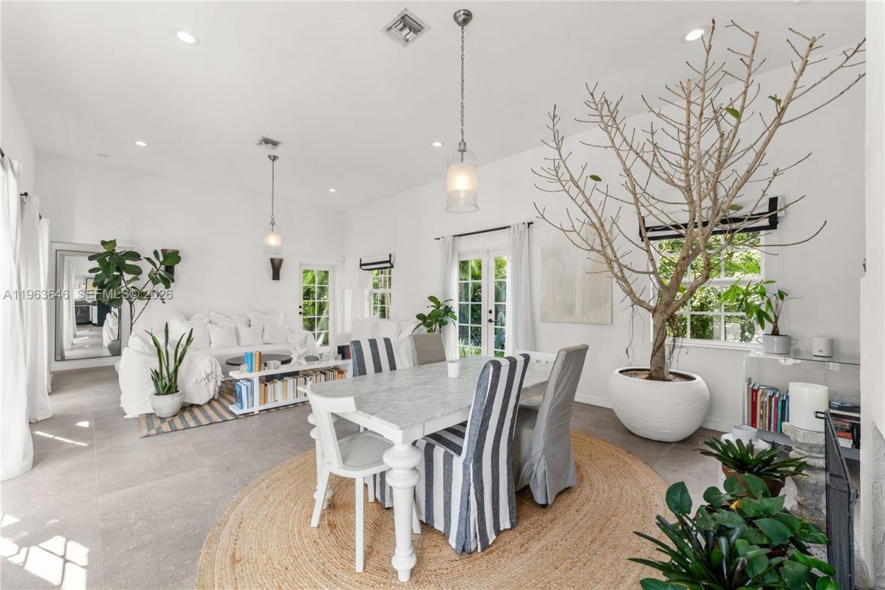 4108 Palmarito St, Coral Gables, FL 33146 Photo