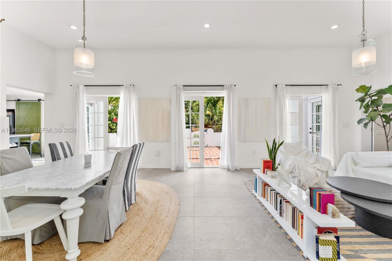 4108 Palmarito St, Coral Gables, FL 33146 Photo