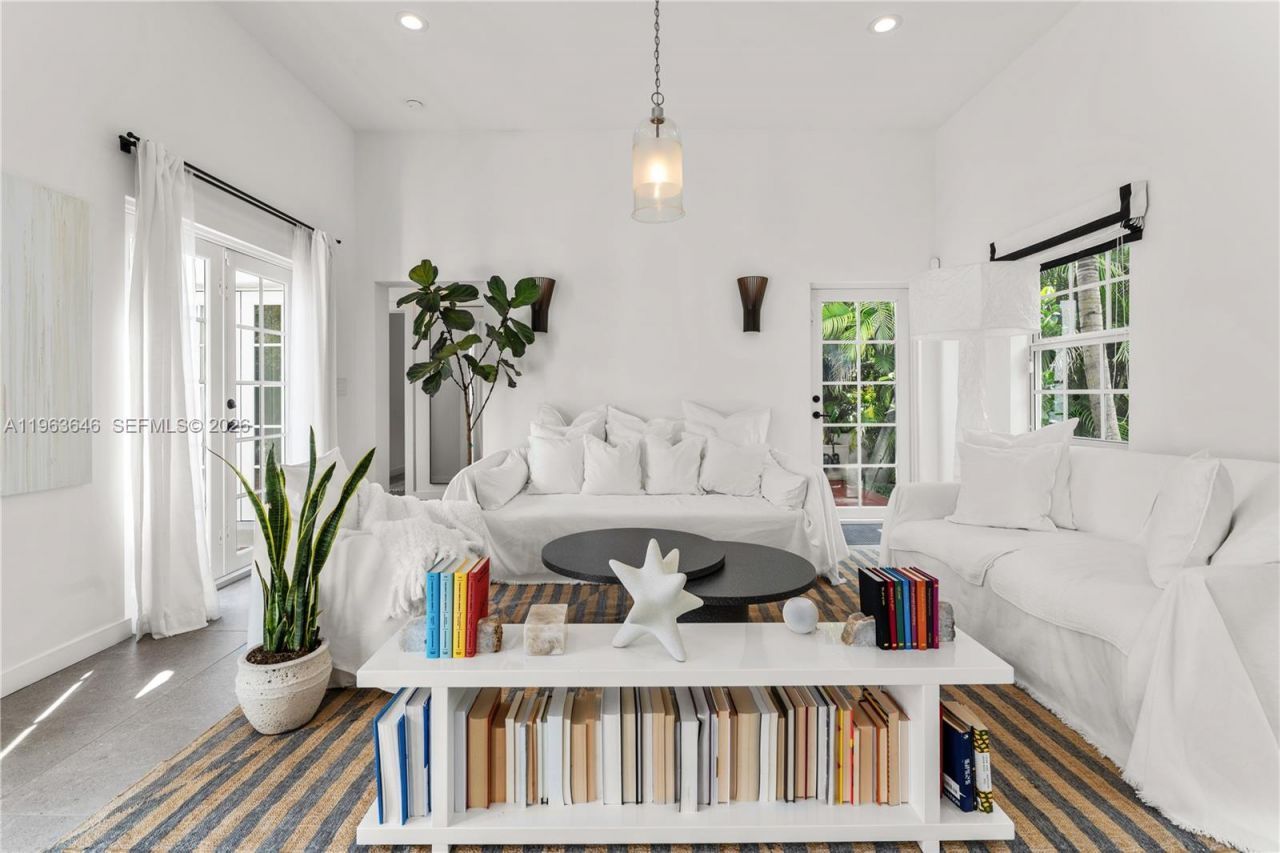 4108 Palmarito St, Coral Gables, FL 33146 Photo