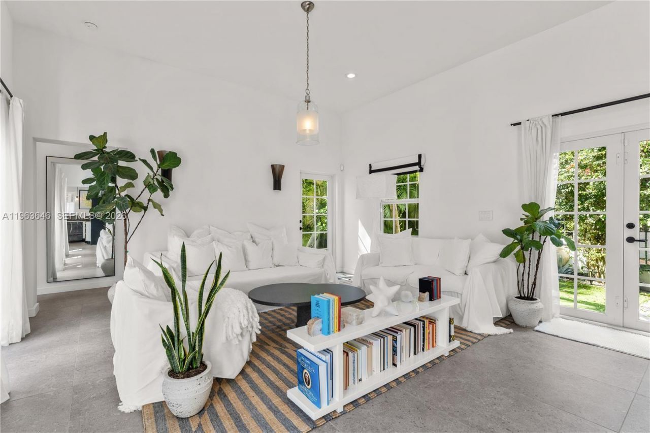 4108 Palmarito St, Coral Gables, FL 33146 Photo