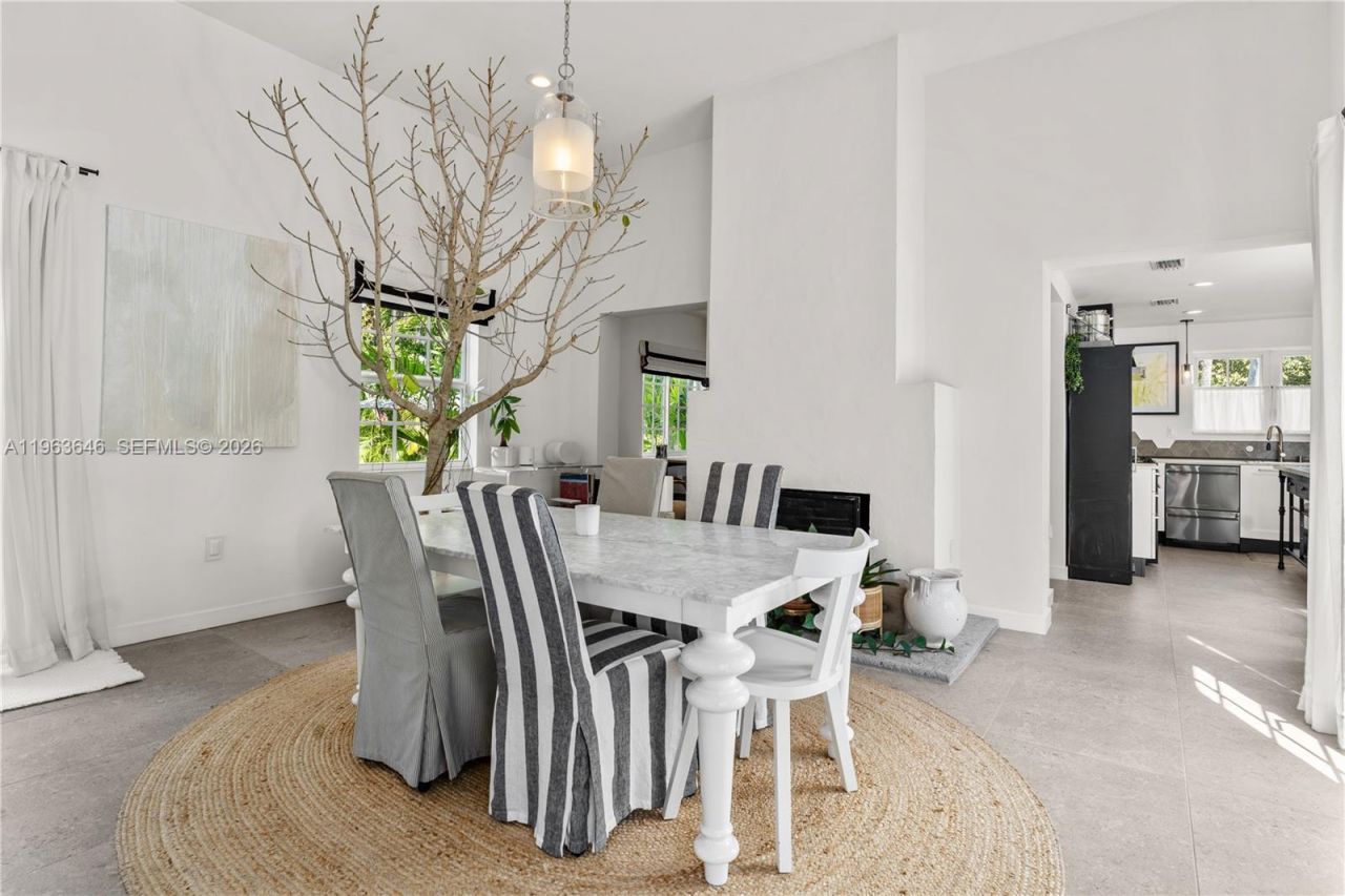 4108 Palmarito St, Coral Gables, FL 33146 Photo