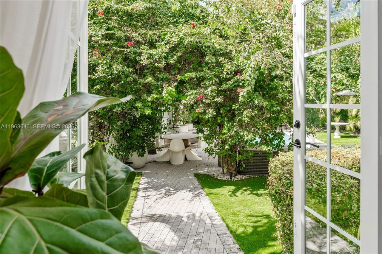 4108 Palmarito St, Coral Gables, FL 33146 Photo