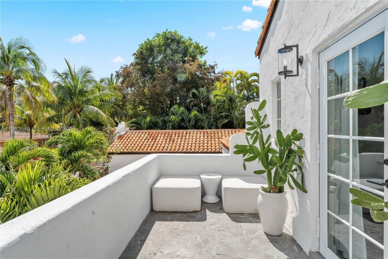 4108 Palmarito St, Coral Gables, FL 33146 Photo