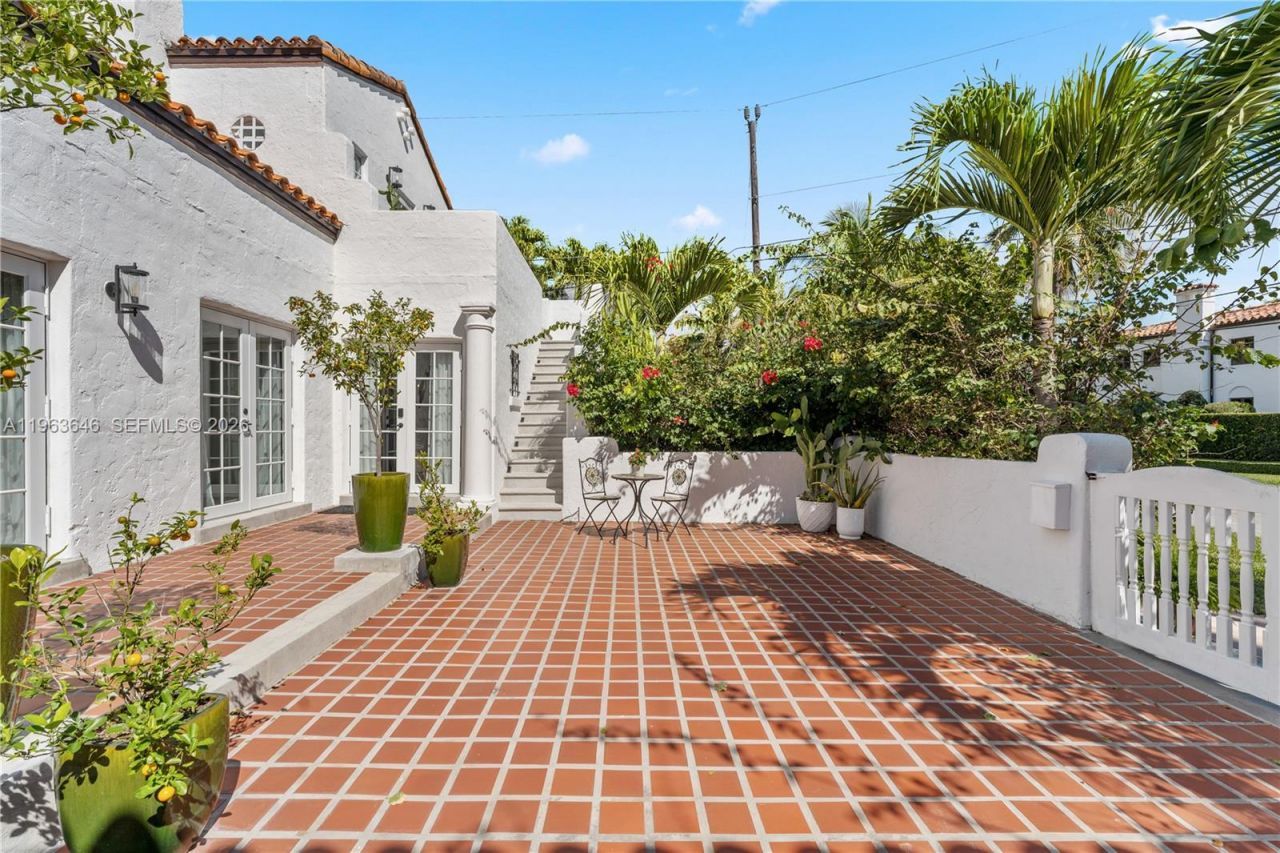 4108 Palmarito St, Coral Gables, FL 33146 Photo