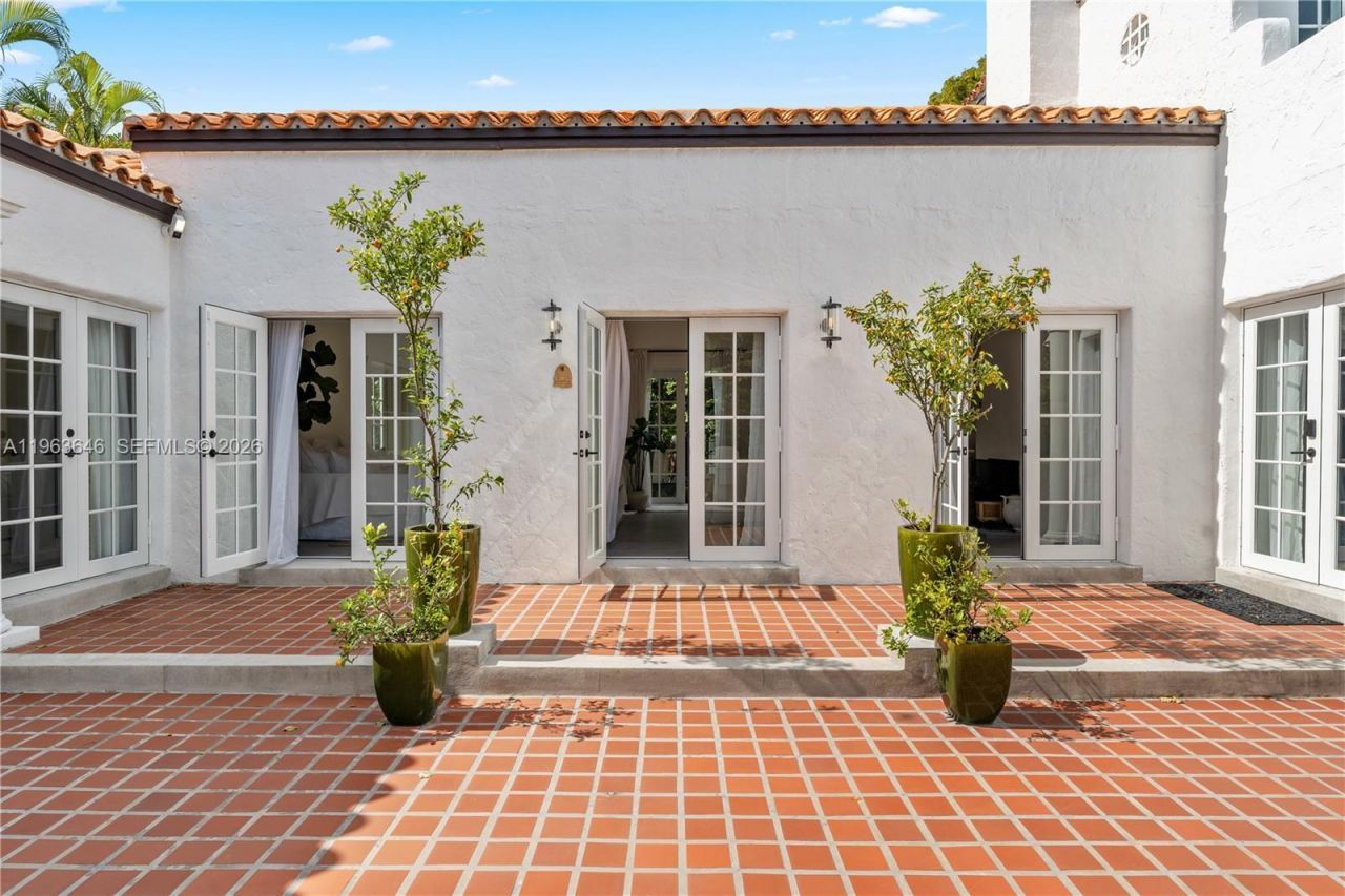 4108 Palmarito St, Coral Gables, FL 33146 Photo