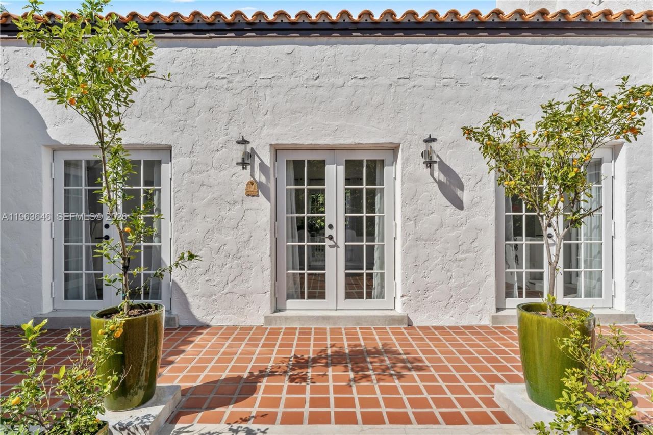 4108 Palmarito St, Coral Gables, FL 33146 Photo