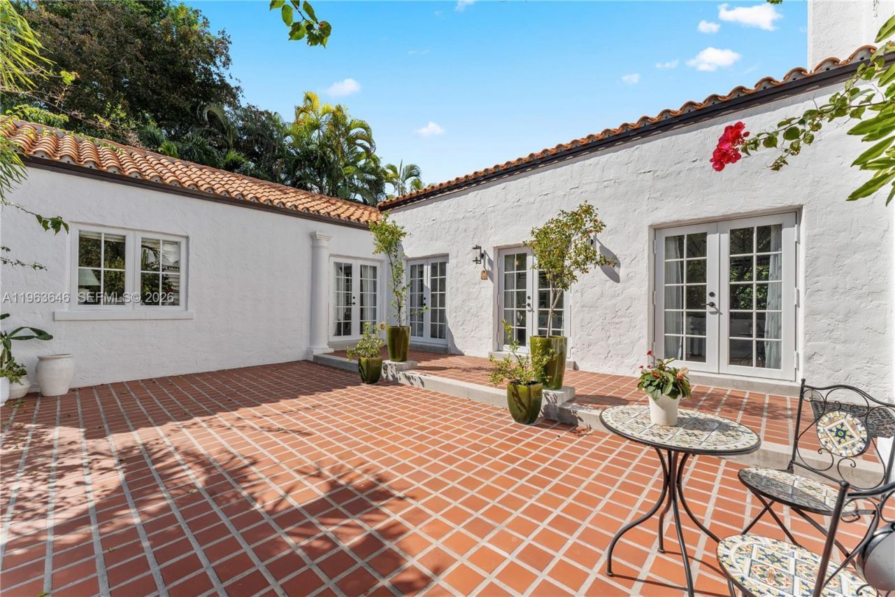 4108 Palmarito St, Coral Gables, FL 33146 Photo