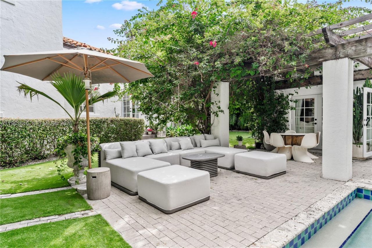 4108 Palmarito St, Coral Gables, FL 33146 Photo