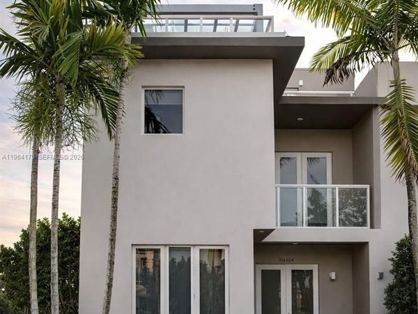 10464 NW 66th St, Doral, FL 33178