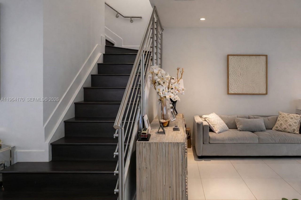 10464 NW 66th St , Doral, FL 33178 Photo