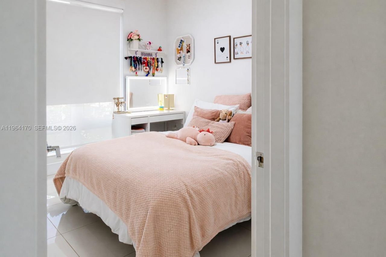 10464 NW 66th St , Doral, FL 33178 Photo