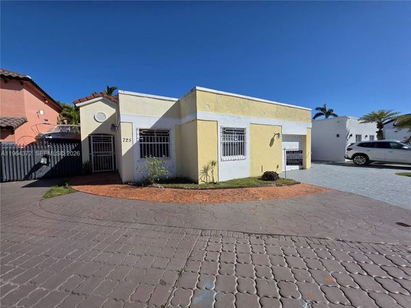 725 NW 123rd Ave, Miami, FL 33182