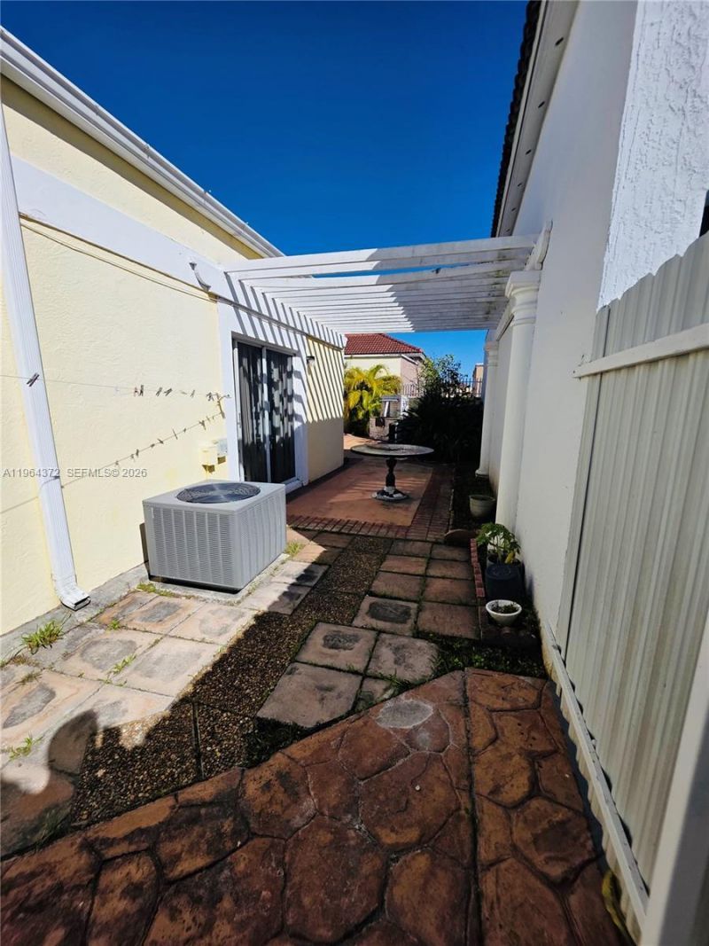 725 NW 123rd Ave, Miami, FL 33182 Photo