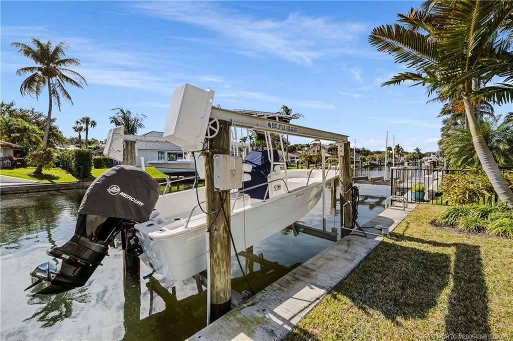 9058 SE Star Island Way, Hobe Sound, FL 33455 Photo