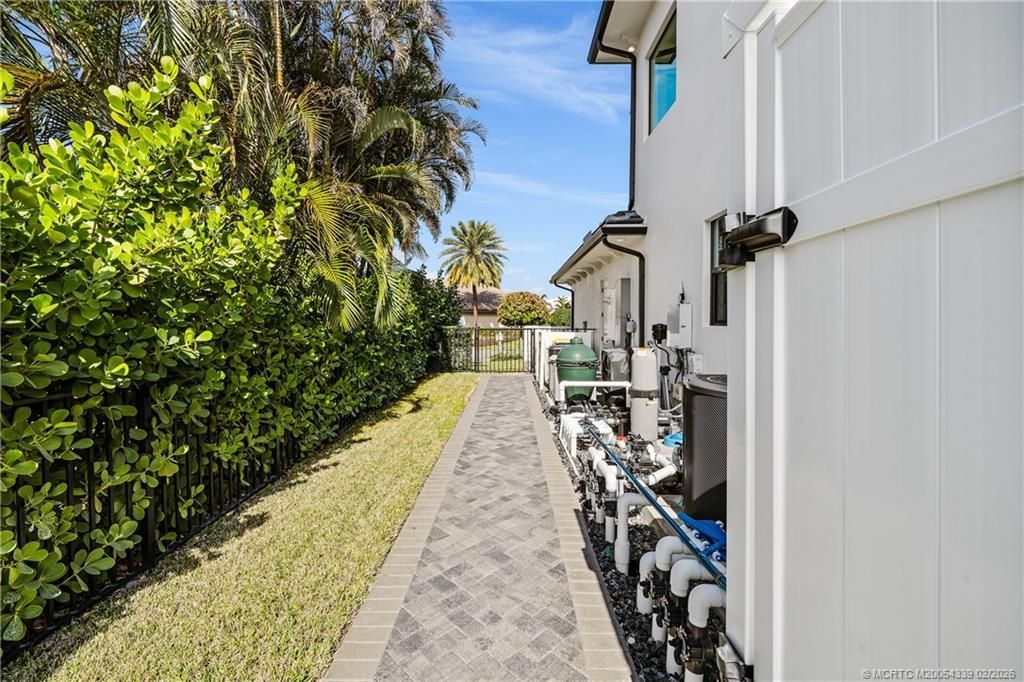 9058 SE Star Island Way, Hobe Sound, FL 33455 Photo