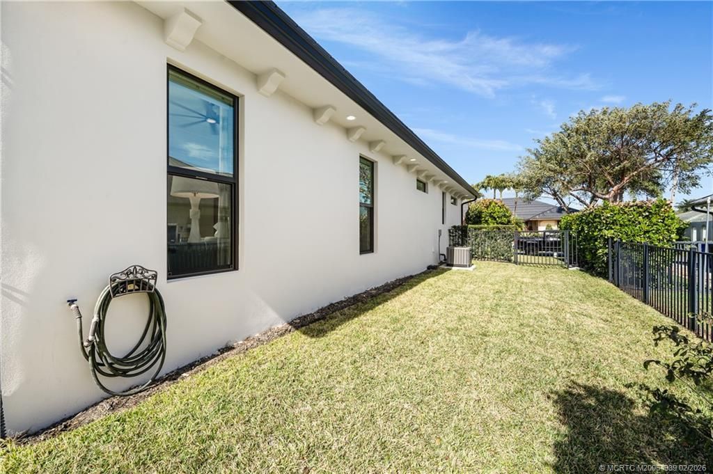 9058 SE Star Island Way, Hobe Sound, FL 33455 Photo