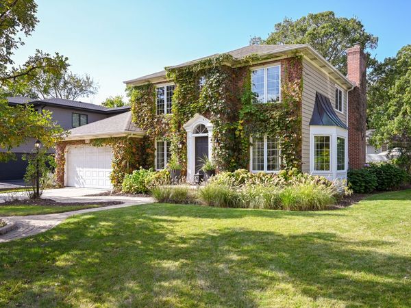 476 Longfellow Avenue, Glen Ellyn, IL 60137