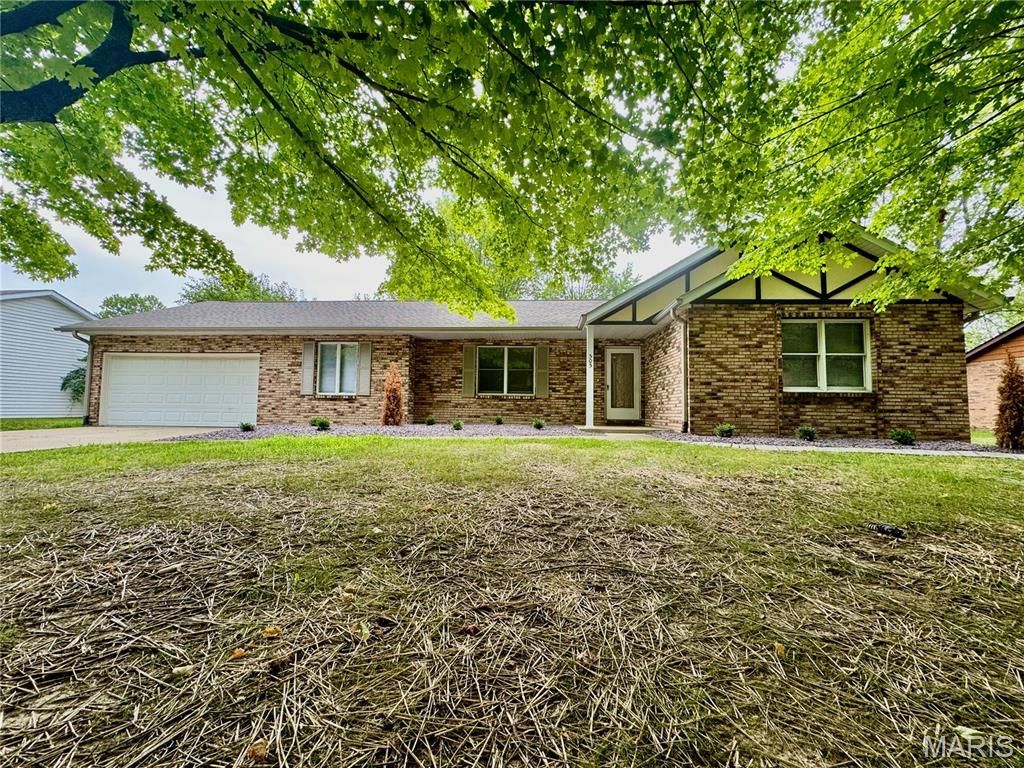 505 Thistle Lane, Swansea, IL 62226 Main Photo