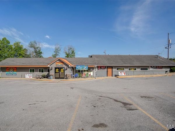 2204 Fosterburg Road , Alton, IL 62002