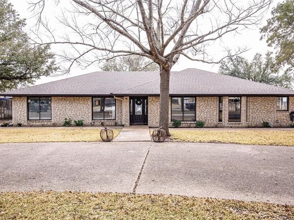 735 Willow Grove Road , Woodway, TX 76712