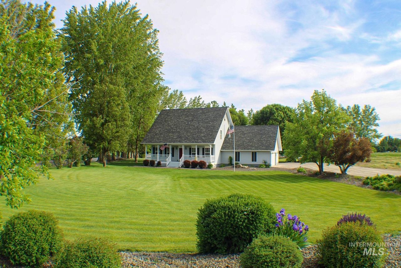 1725 W Central Avenue, Emmett, ID 83617 Main Photo