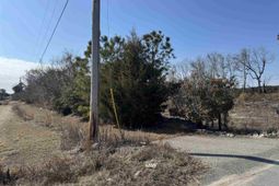 5.77 Acres Three Curve Rd. photo 4