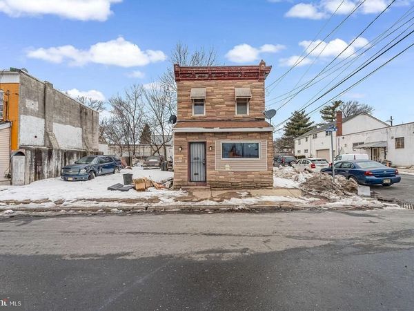 2423 SHERMAN AVENUE, CAMDEN, NJ 08105