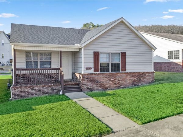 2970 W Old Farmington Road , Fayetteville, AR 72704
