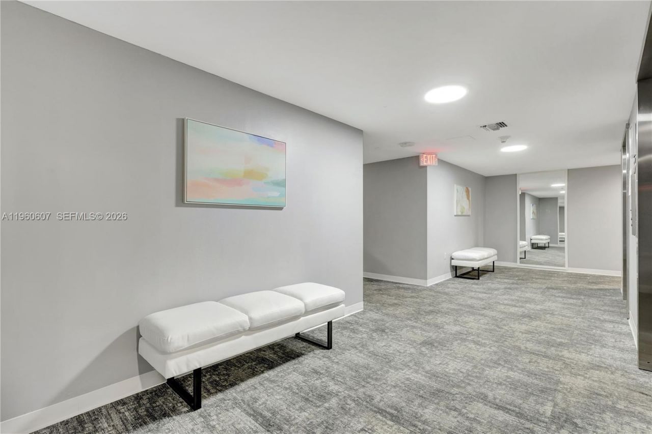 20100 W Country Club Dr, Unit 1704, Aventura, FL 33180 Photo