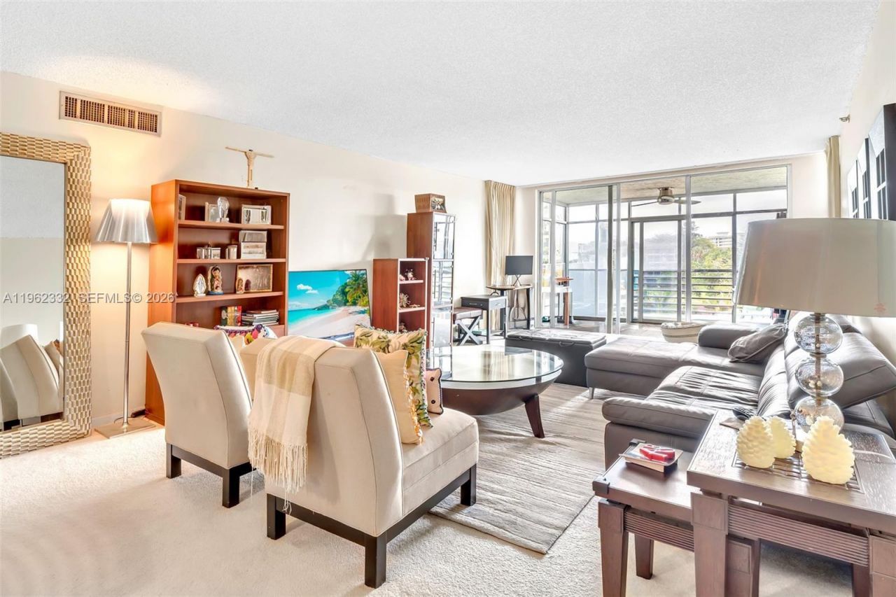 3510 Oaks Way , Unit 408, Pompano Beach, FL 33069 Photo