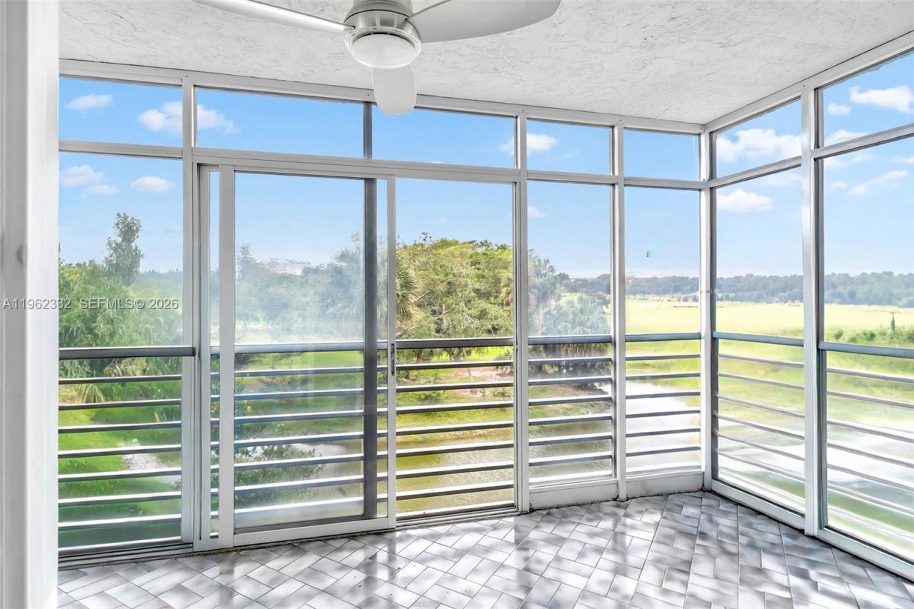 3510 Oaks Way , Unit 408, Pompano Beach, FL 33069 Photo