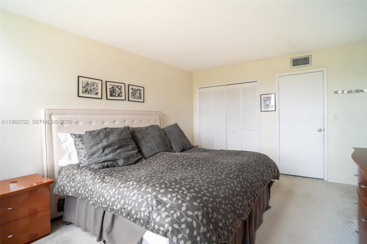 3510 Oaks Way , Unit 408, Pompano Beach, FL 33069 Photo