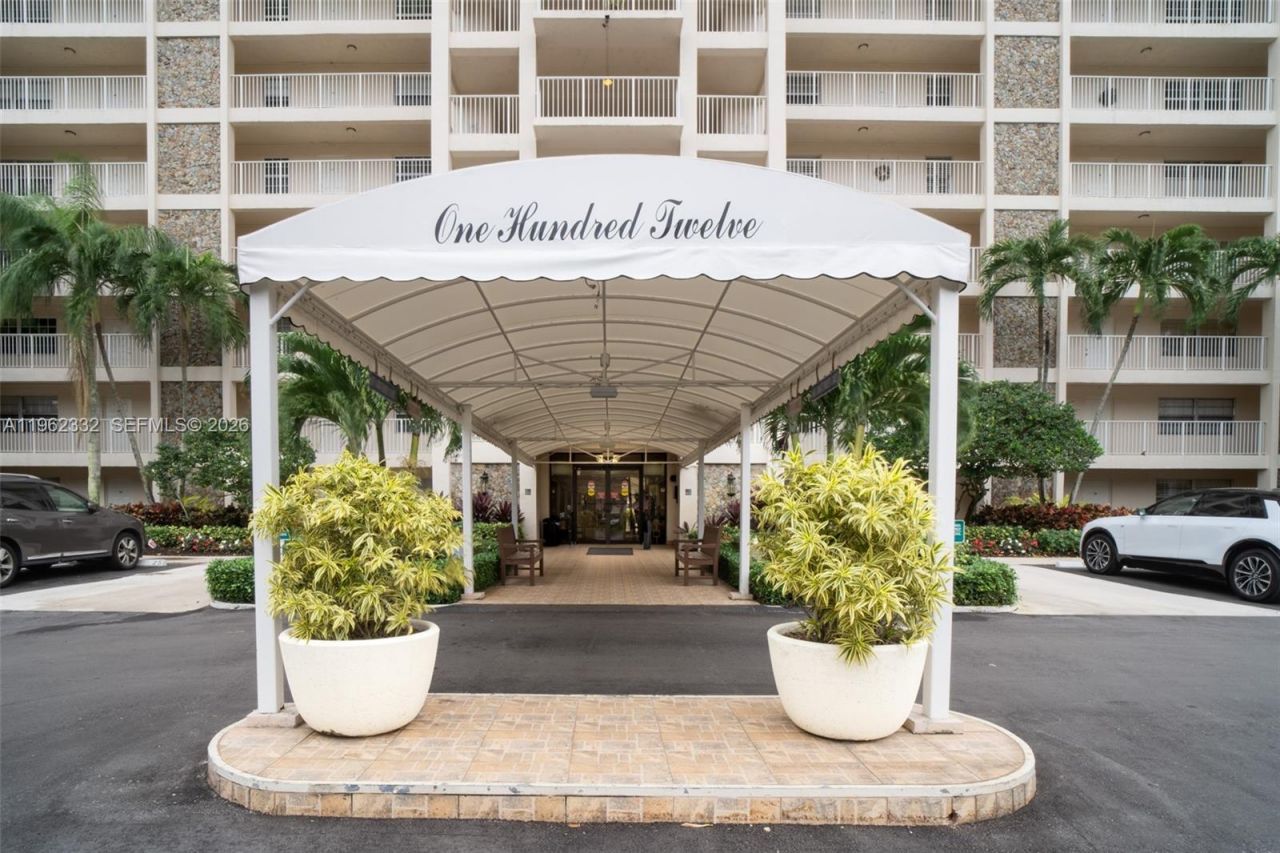 3510 Oaks Way , Unit 408, Pompano Beach, FL 33069 Photo