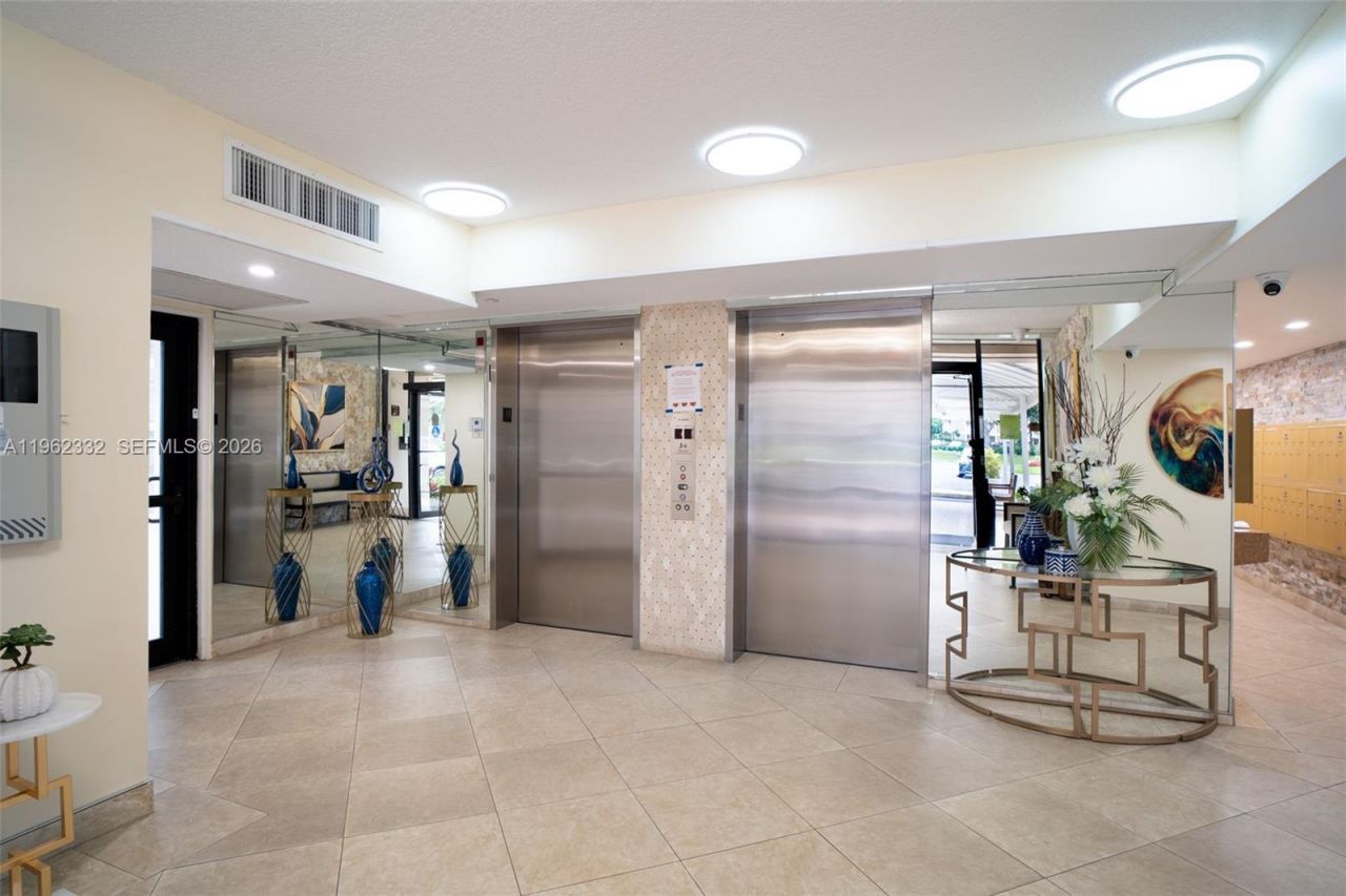 3510 Oaks Way , Unit 408, Pompano Beach, FL 33069 Photo