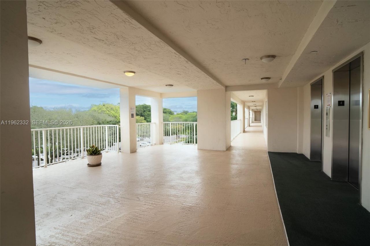 3510 Oaks Way , Unit 408, Pompano Beach, FL 33069 Photo