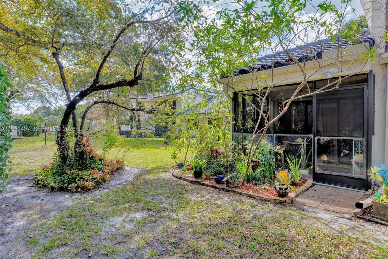 8025 NW 15th Mnr, Unit 8025, Plantation, FL 33322 Photo