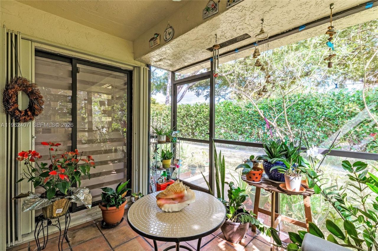 8025 NW 15th Mnr, Unit 8025, Plantation, FL 33322 Photo