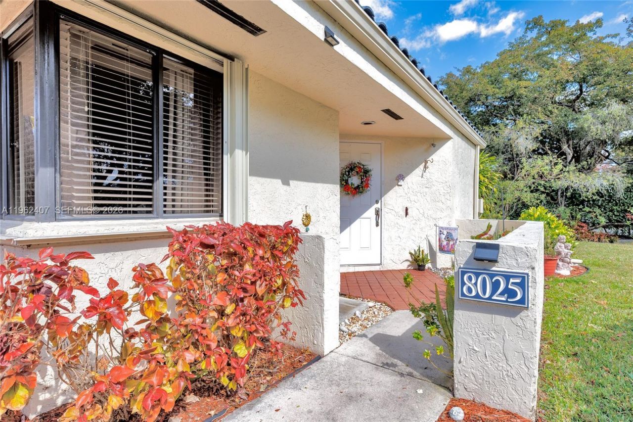 8025 NW 15th Mnr, Unit 8025, Plantation, FL 33322 Photo