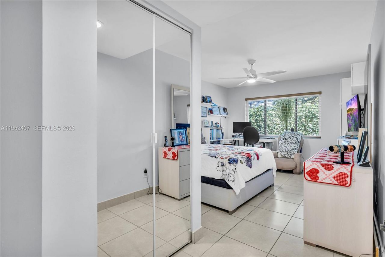 8025 NW 15th Mnr, Unit 8025, Plantation, FL 33322 Photo