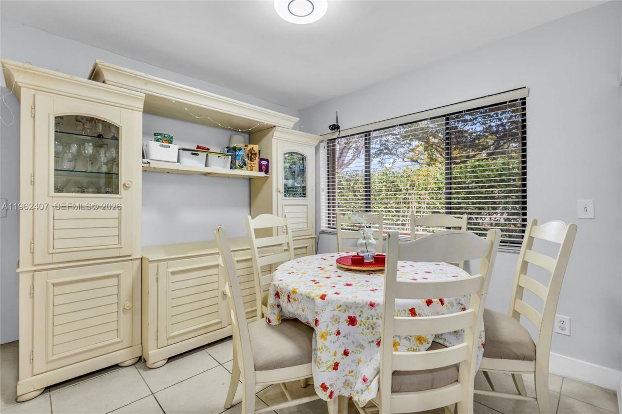 8025 NW 15th Mnr, Unit 8025, Plantation, FL 33322 Photo