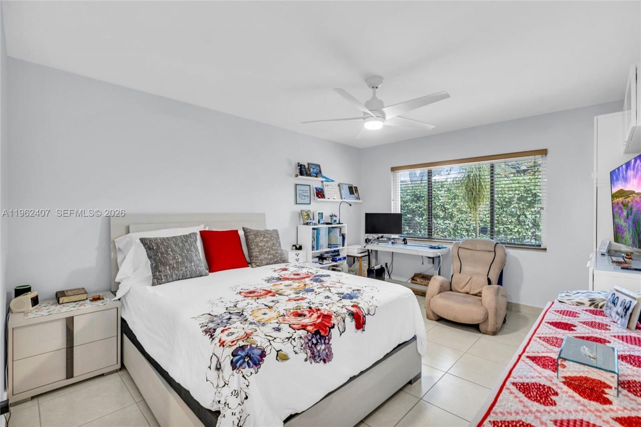 8025 NW 15th Mnr, Unit 8025, Plantation, FL 33322 Photo