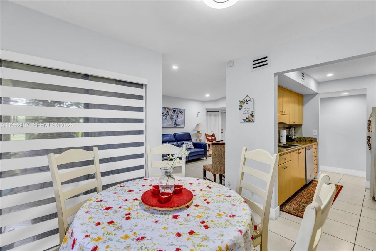 8025 NW 15th Mnr, Unit 8025, Plantation, FL 33322 Photo