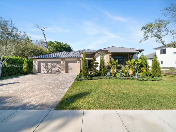 7387 SW 74th Ln , Miami, FL 33143