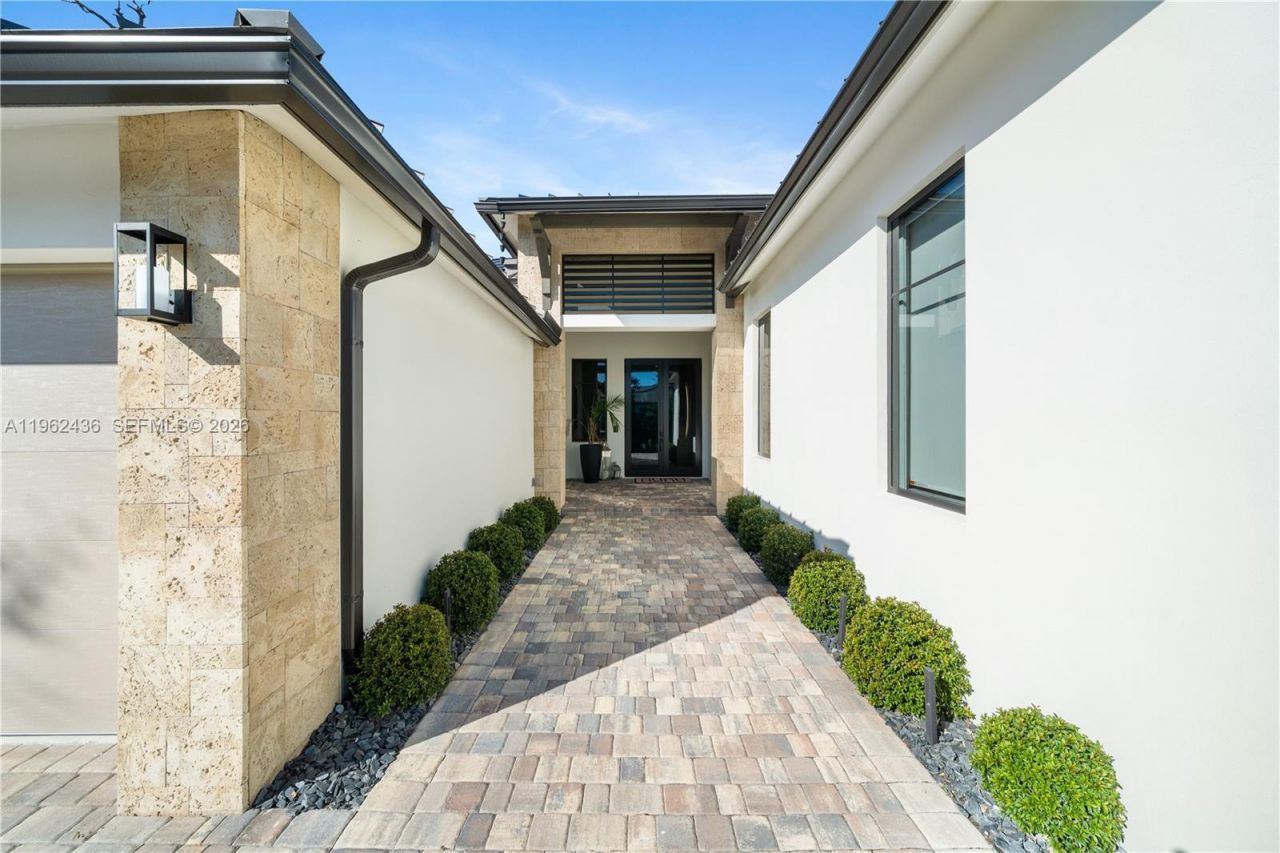 7387 SW 74th Ln , Miami, FL 33143 Photo