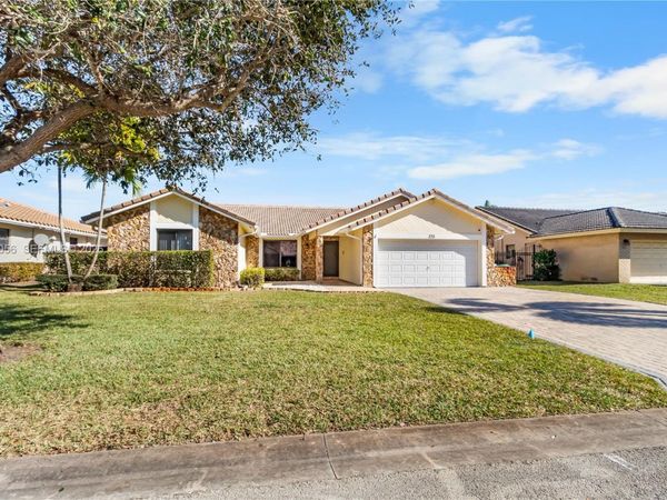 375 NW 107th Ter, Coral Springs, FL 33071
