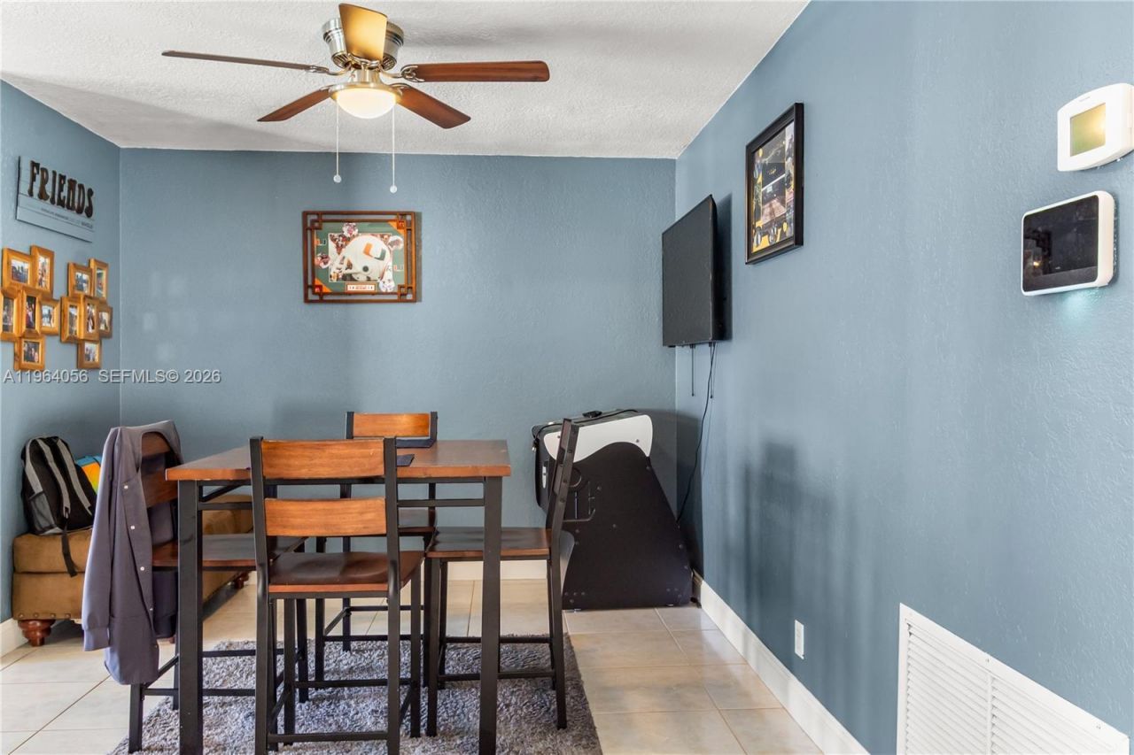 375 NW 107th Ter, Coral Springs, FL 33071 Photo